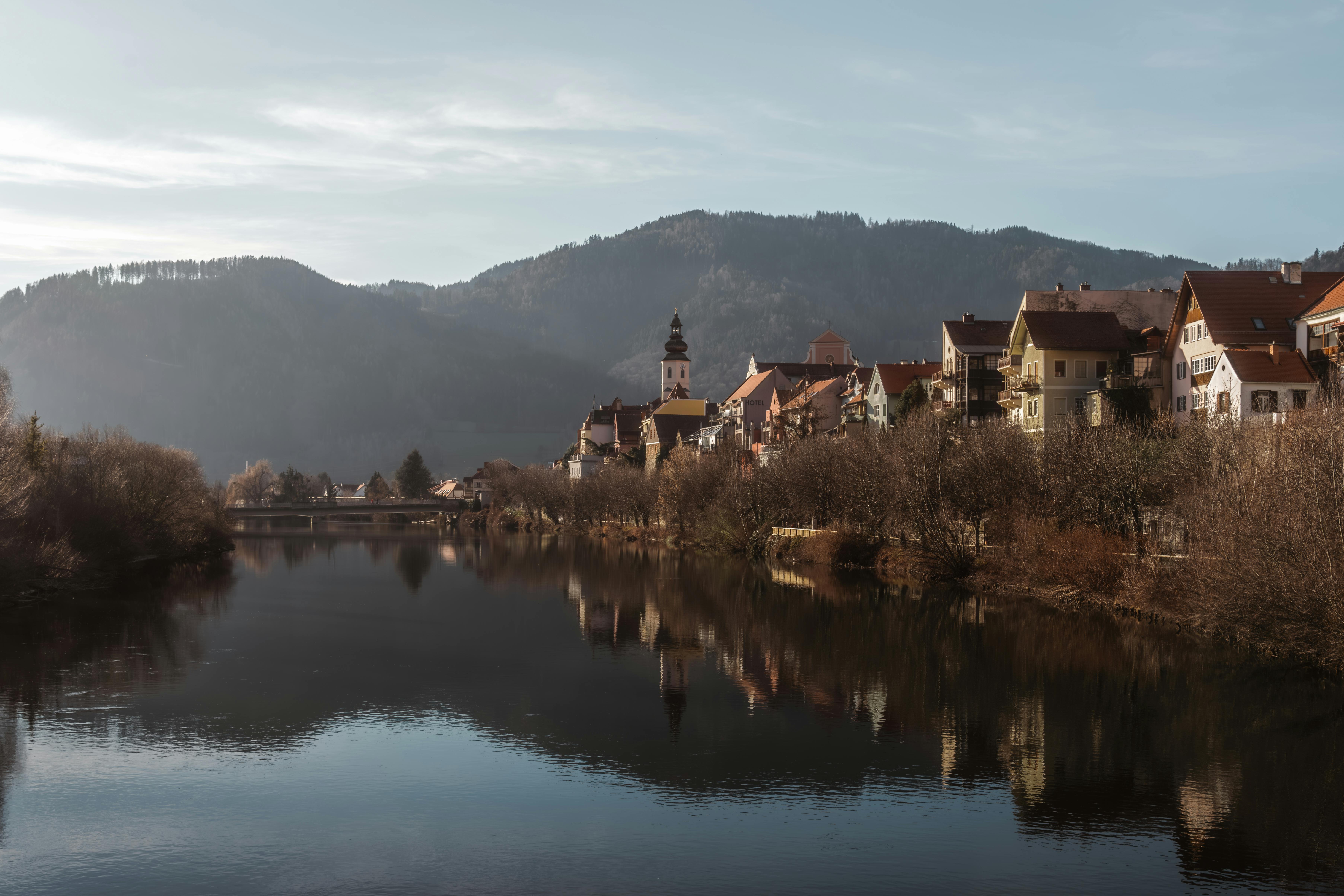 Riverside walk by the Murinsel