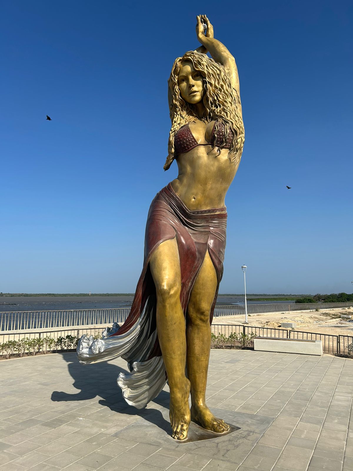 Shakira Statue Glow