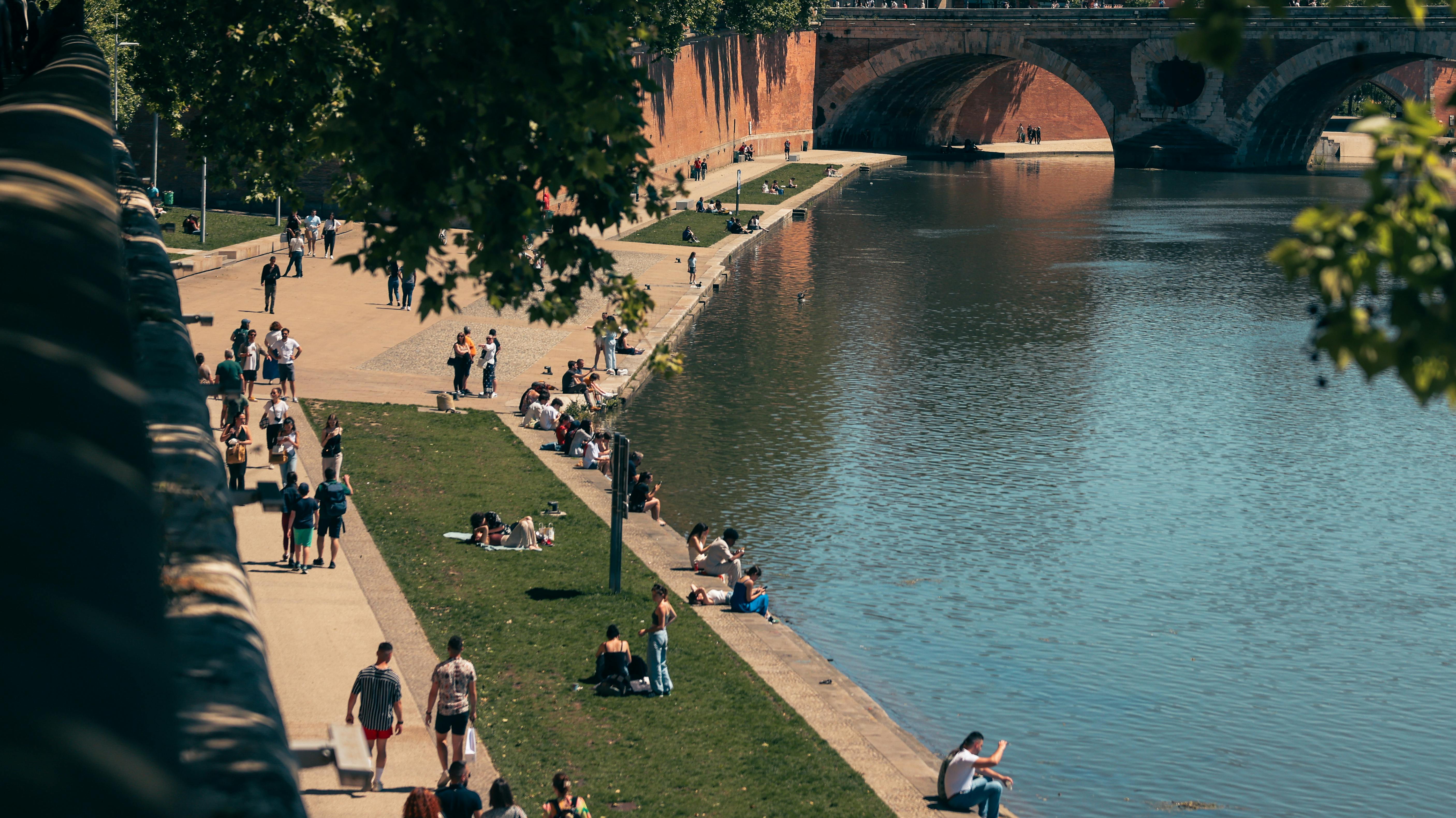 Garonne River Walks