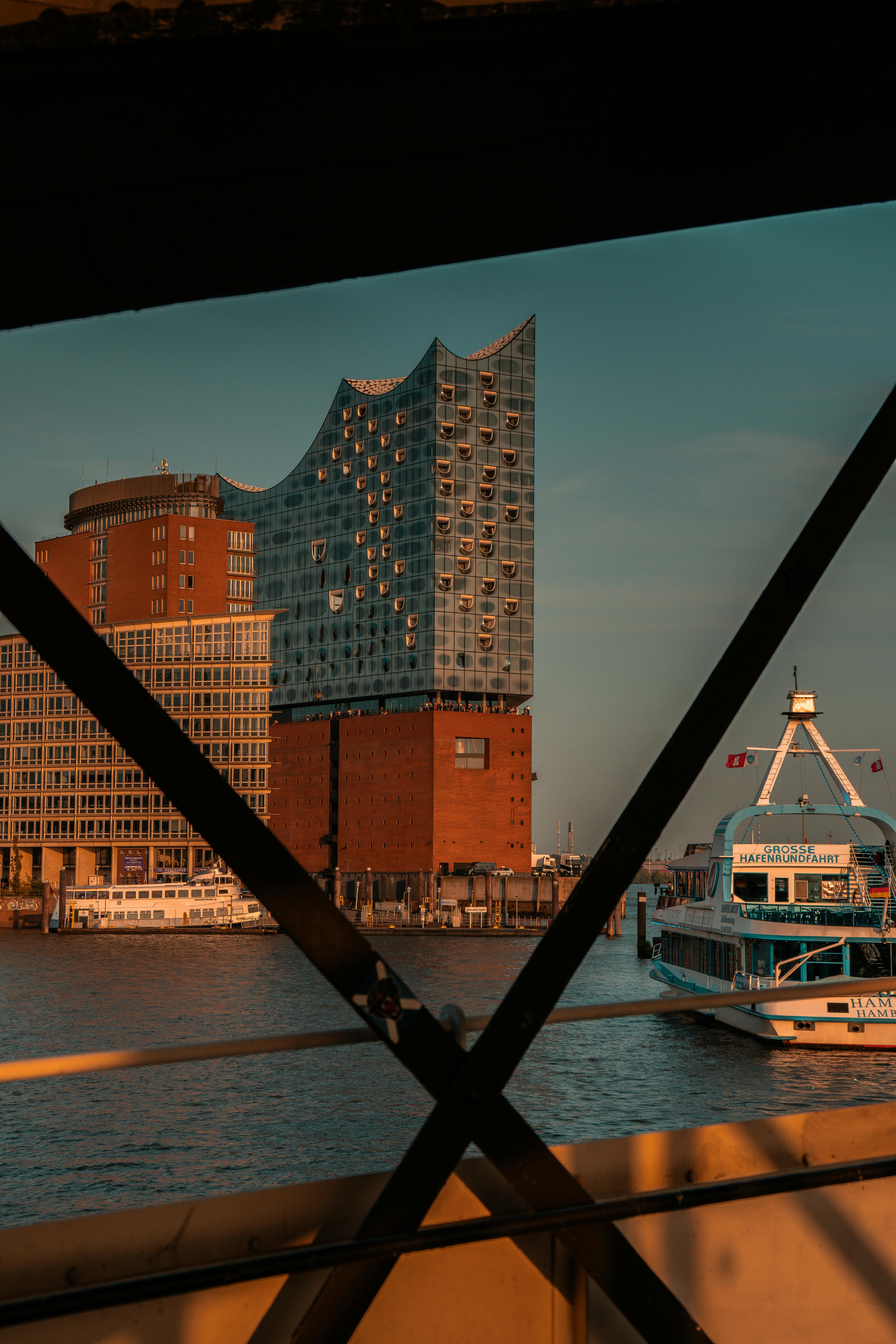 Elbphilharmonie evening glow