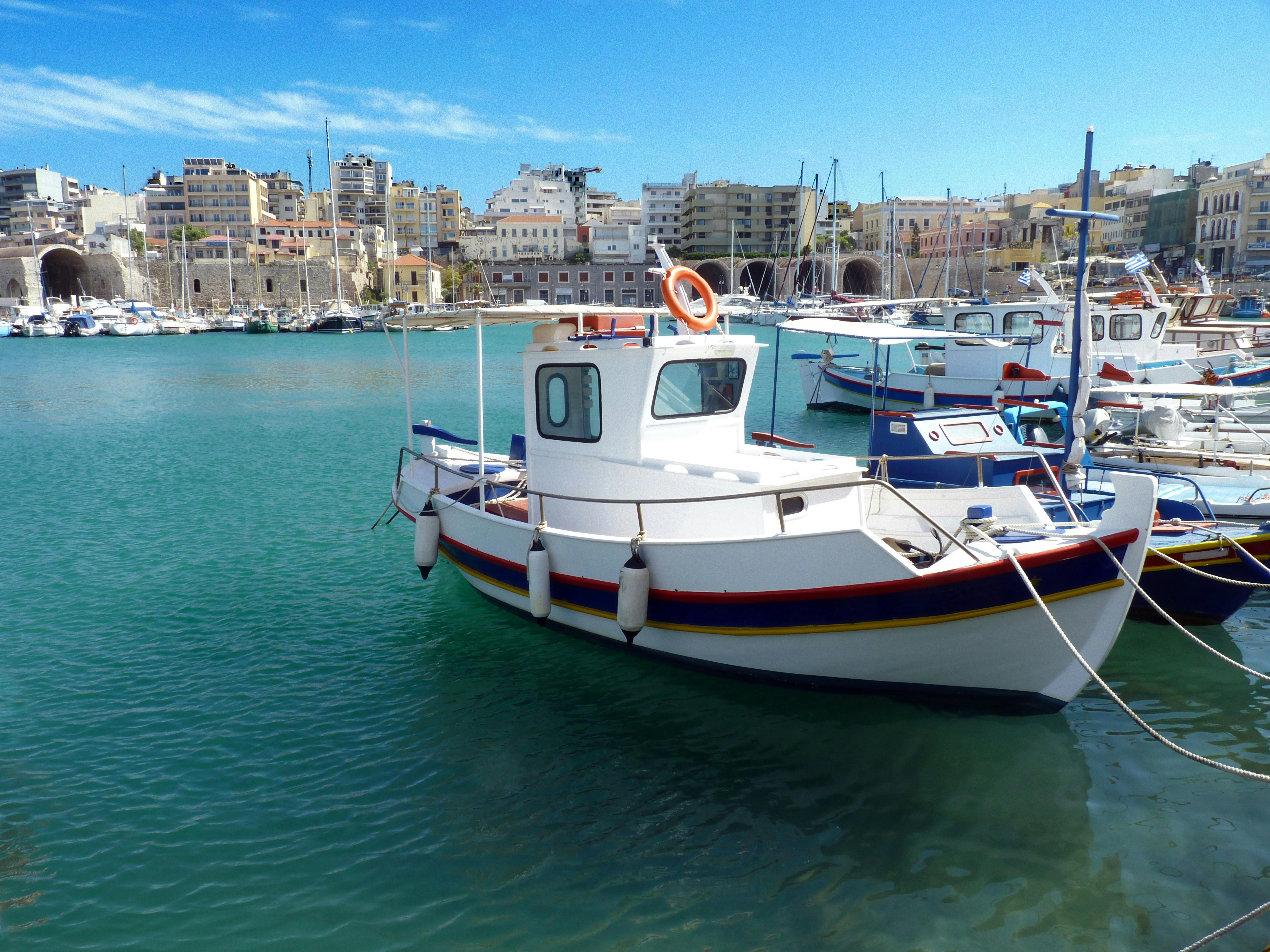 Morning at Heraklion’s harbor and fortress