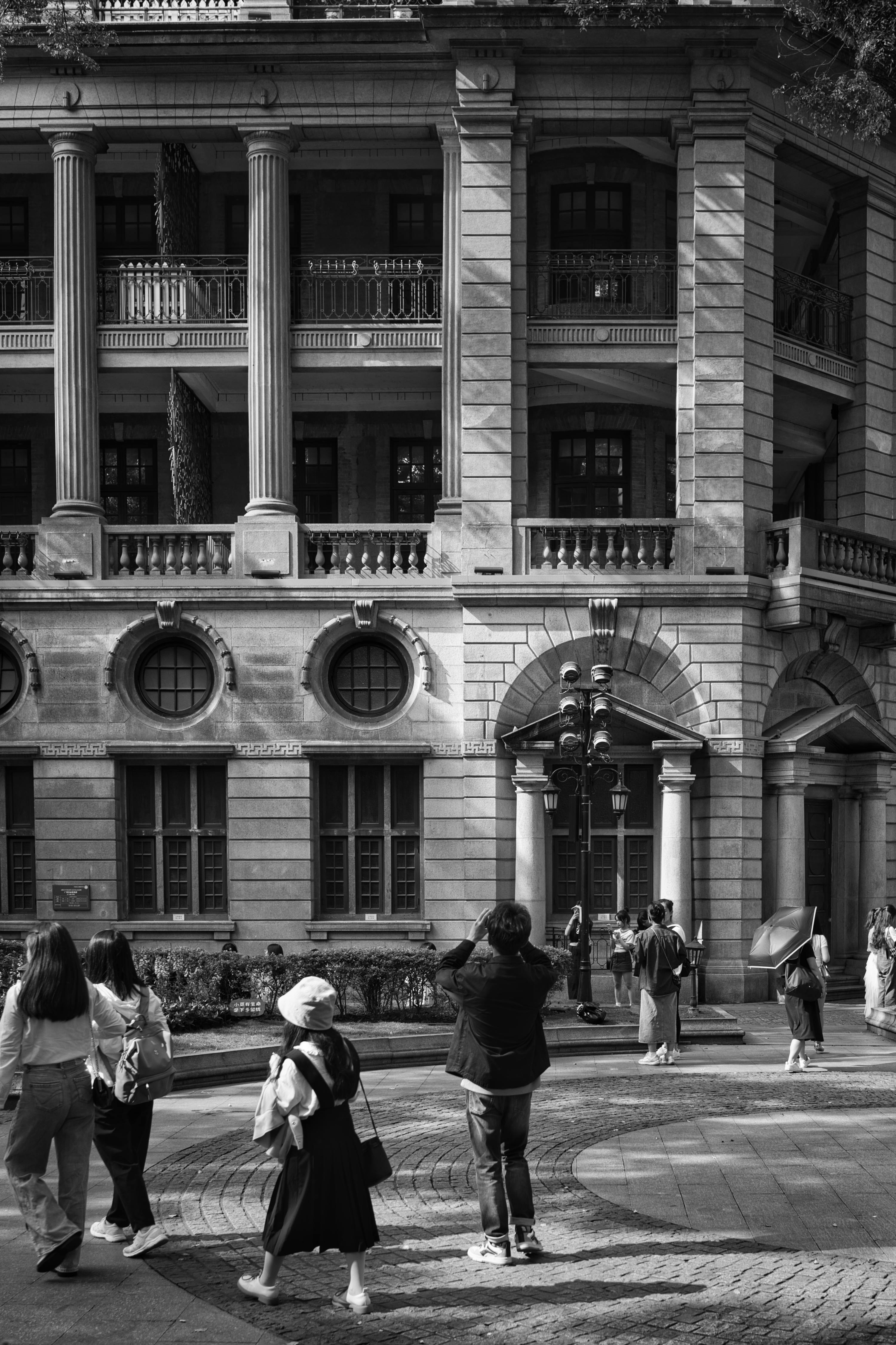 Shamian Colonial Stroll