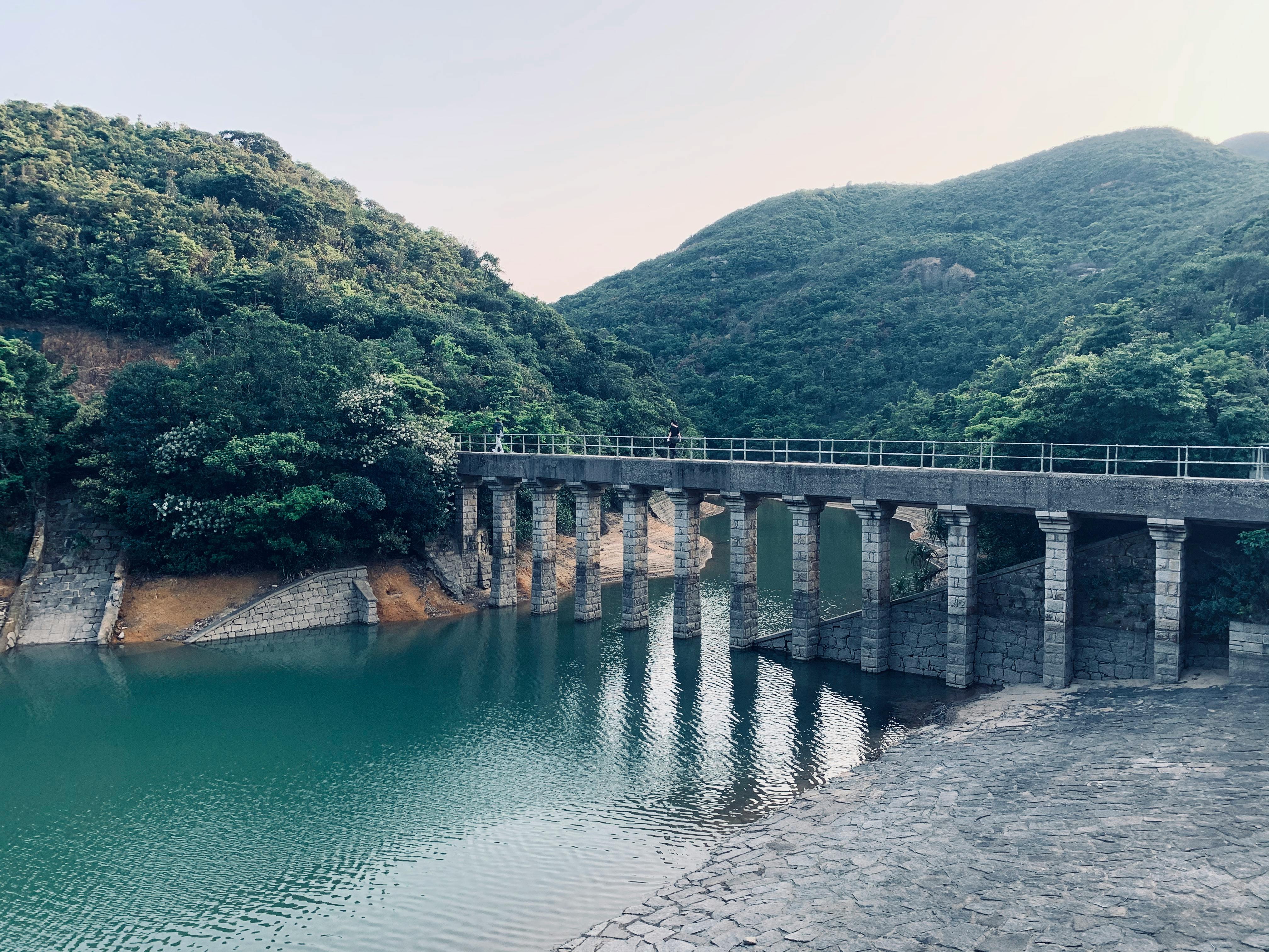 Afternoon by a New Territories reservoir
