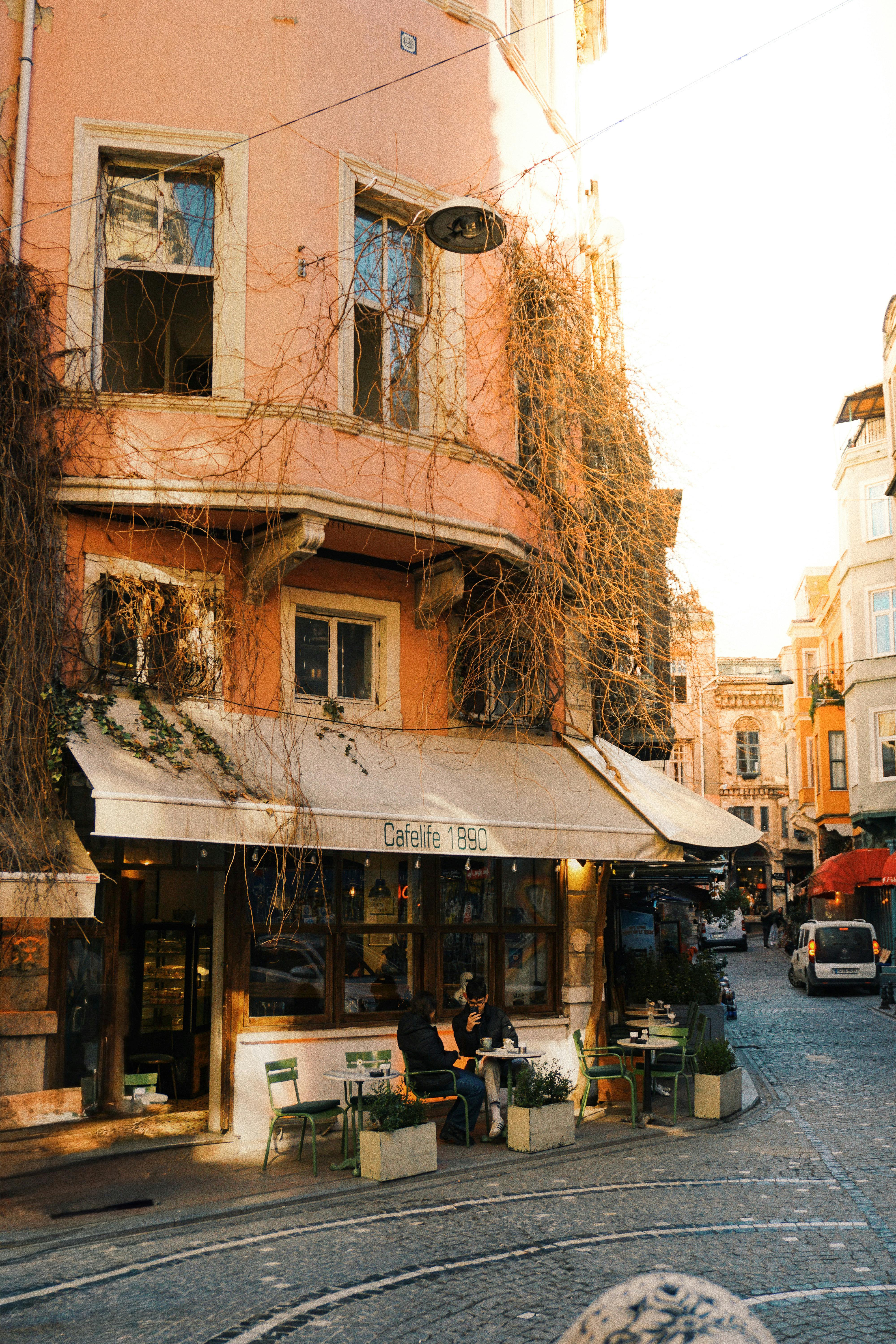 Café stop in the city center