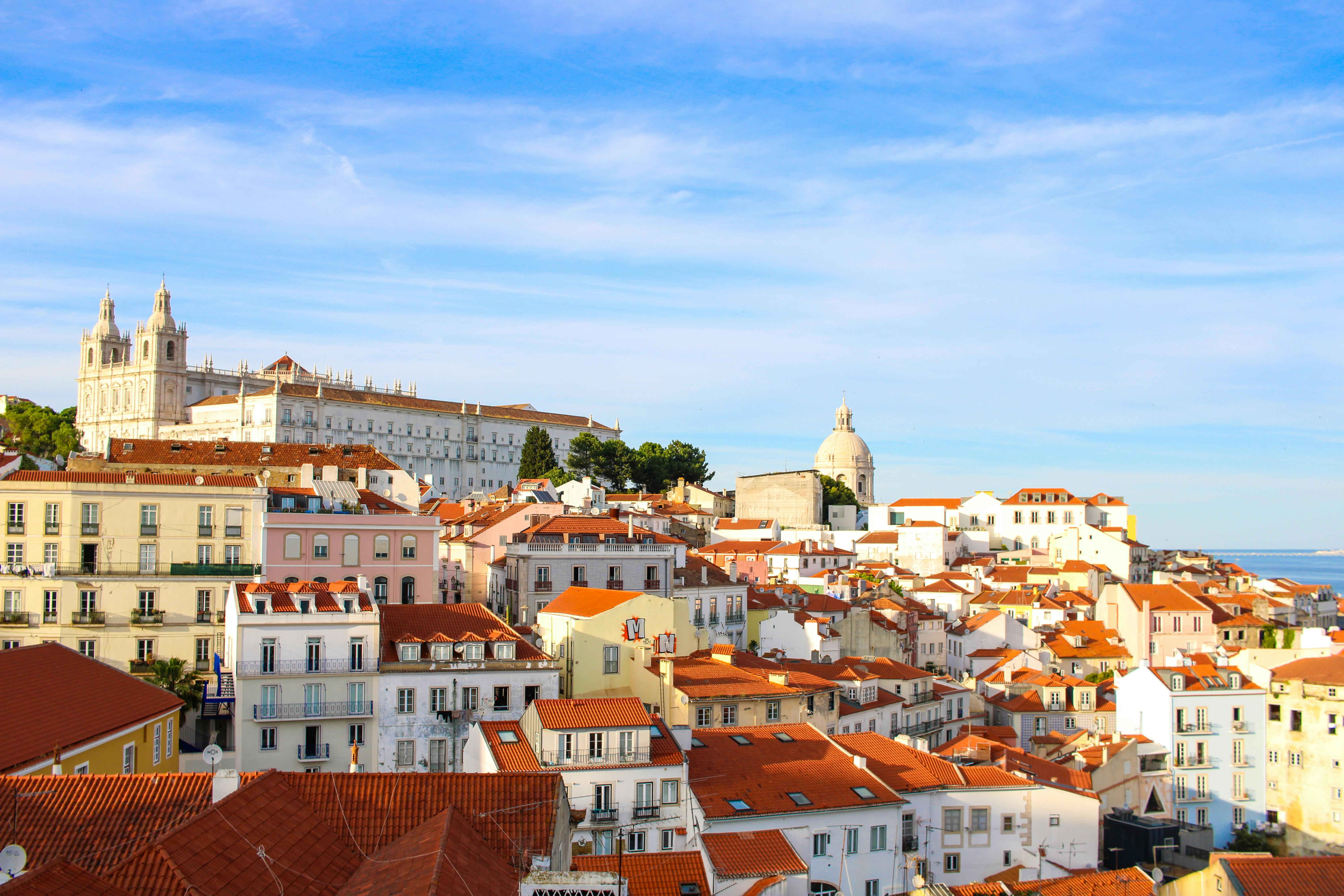 Getting lost in Alfama lanes