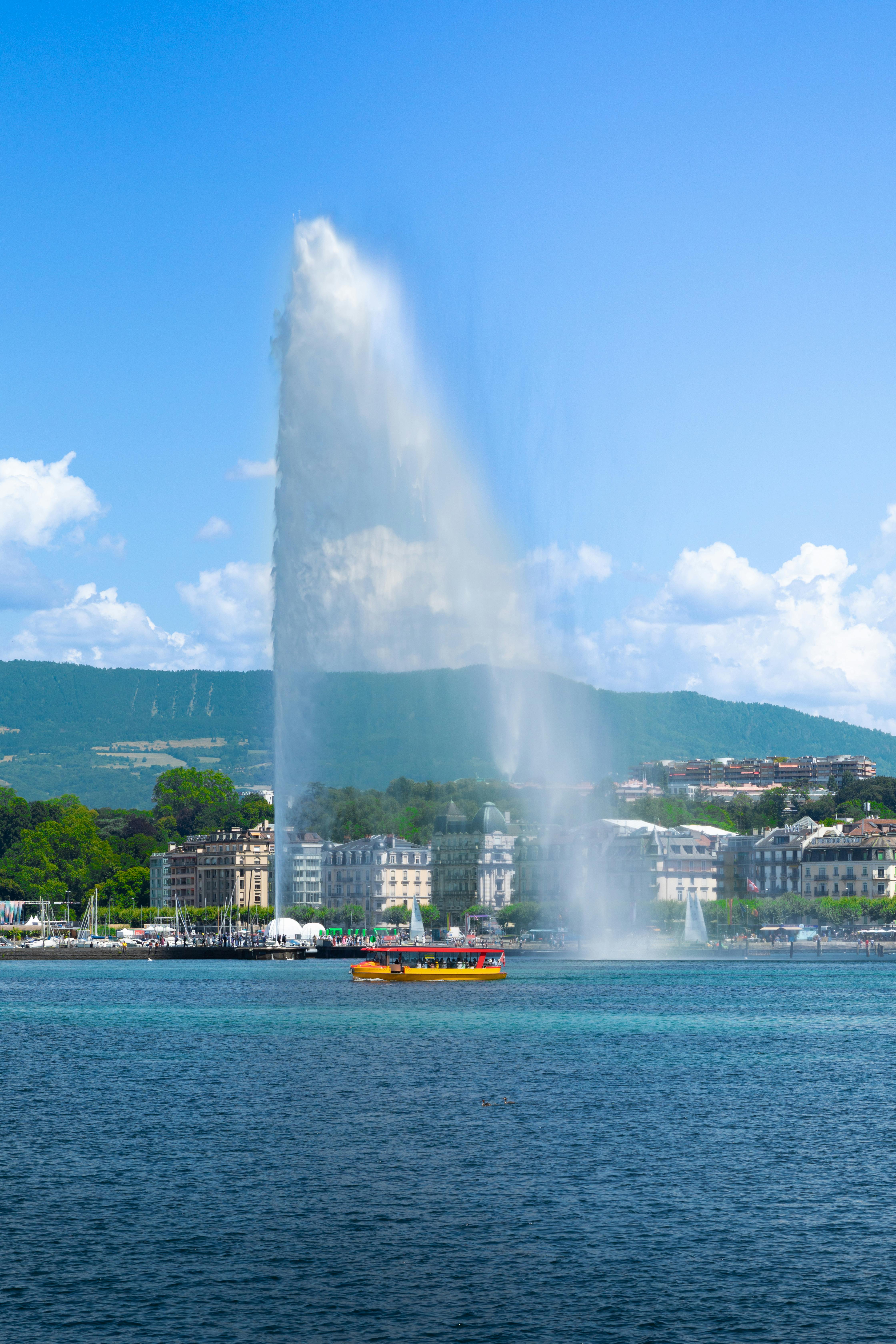 Jet d'Eau in the wind
