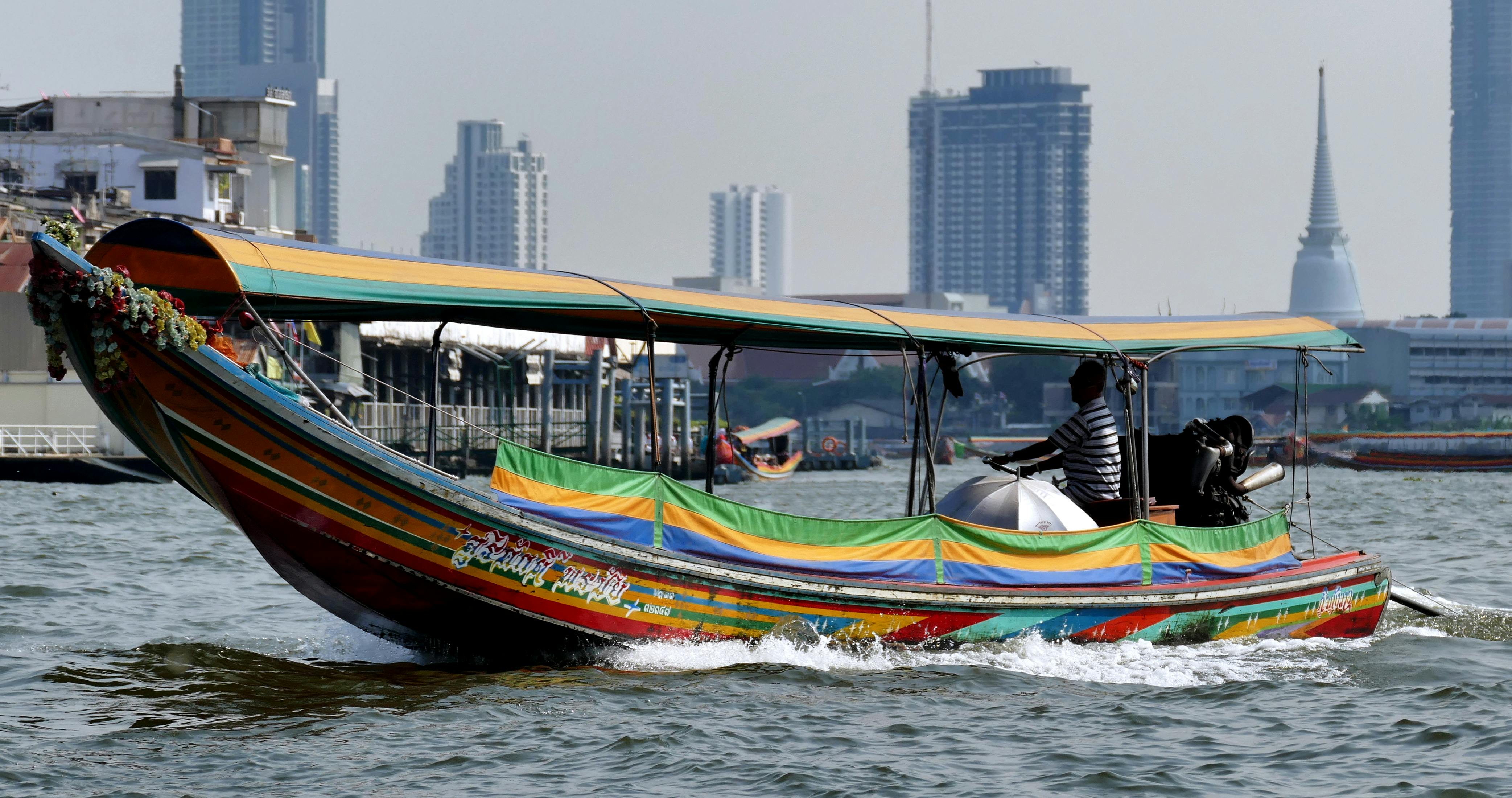 River ferry rush hour