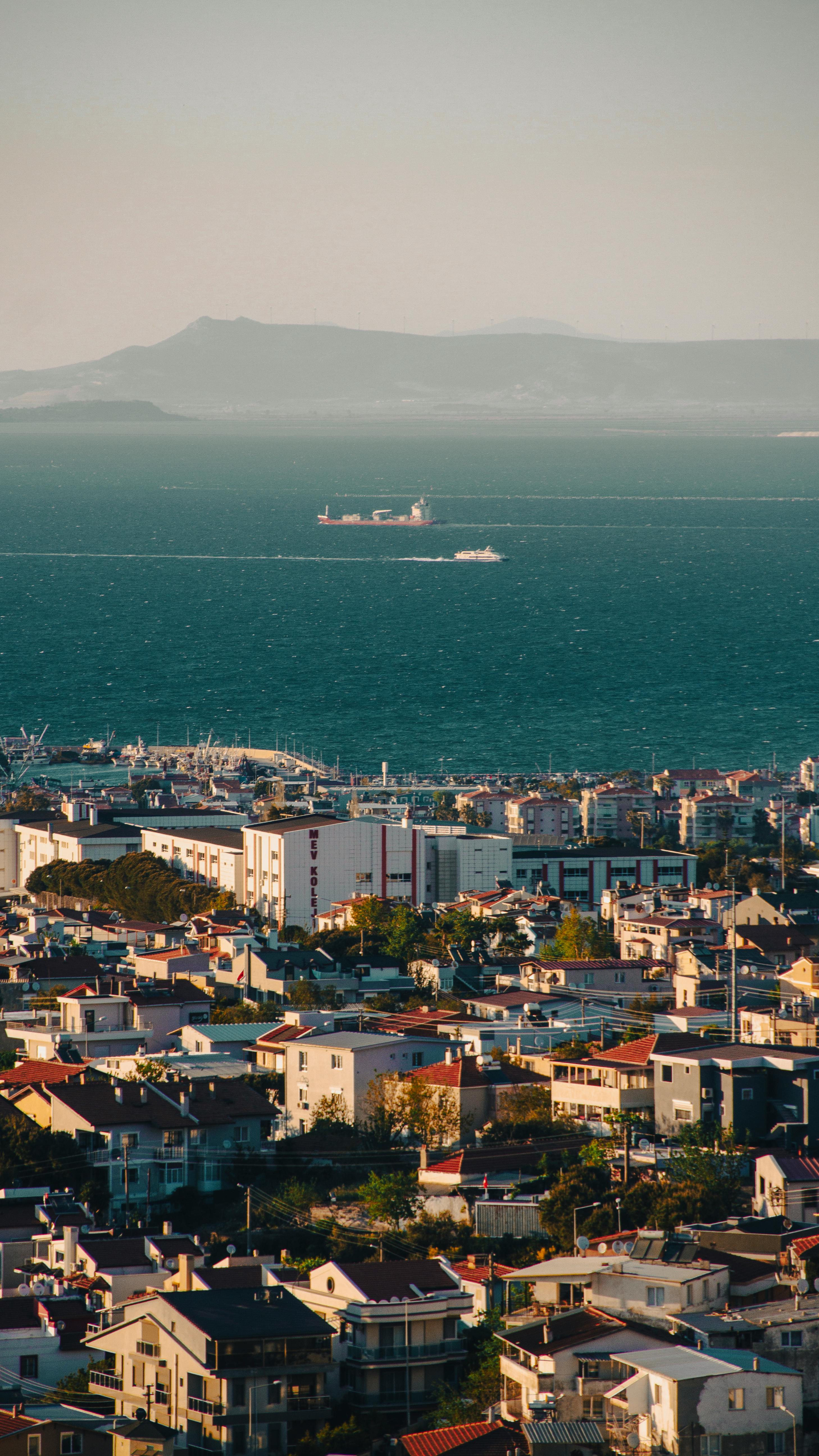 Seaside stroll along İzmir’s Kordon