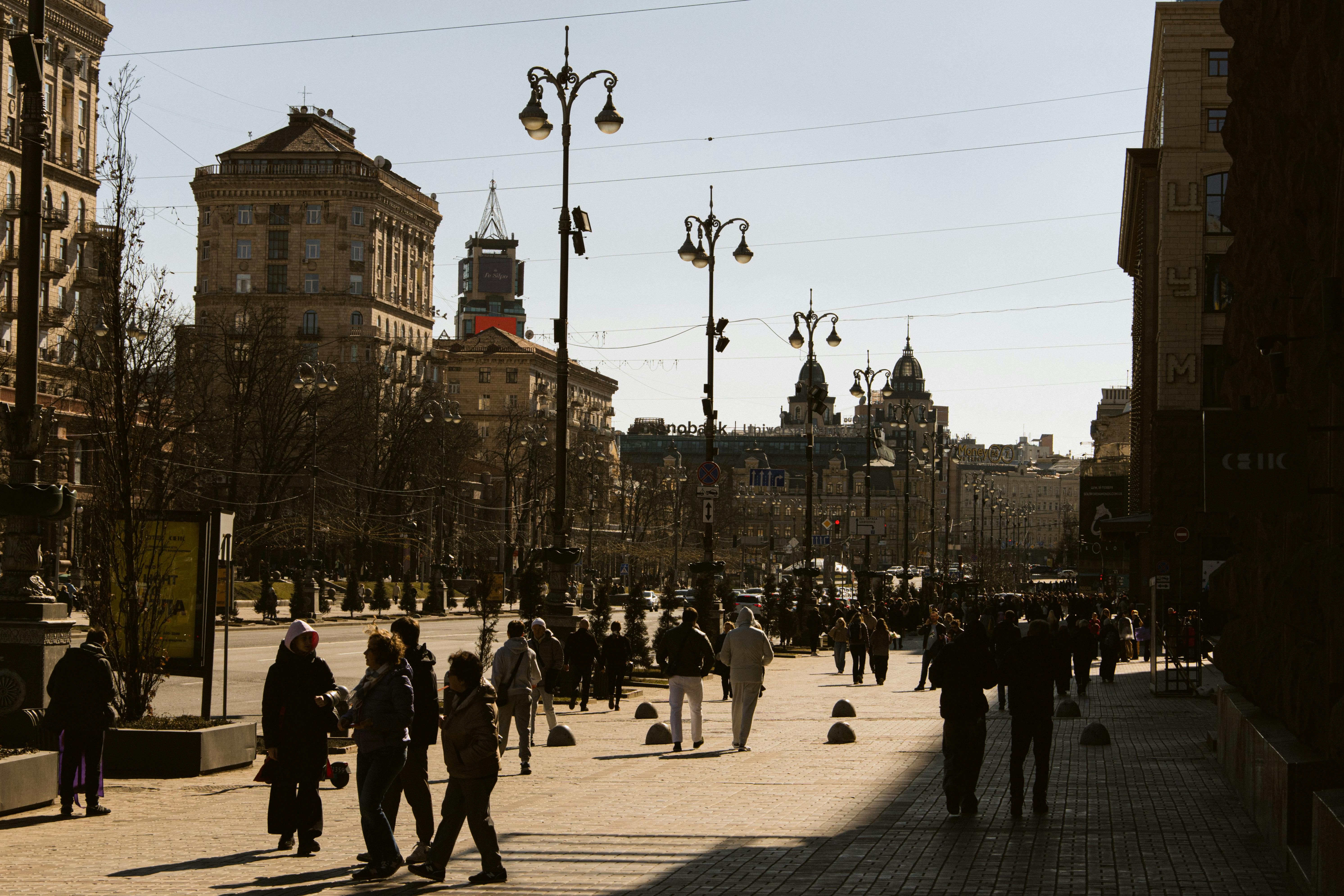Evening walk on Khreshchatyk